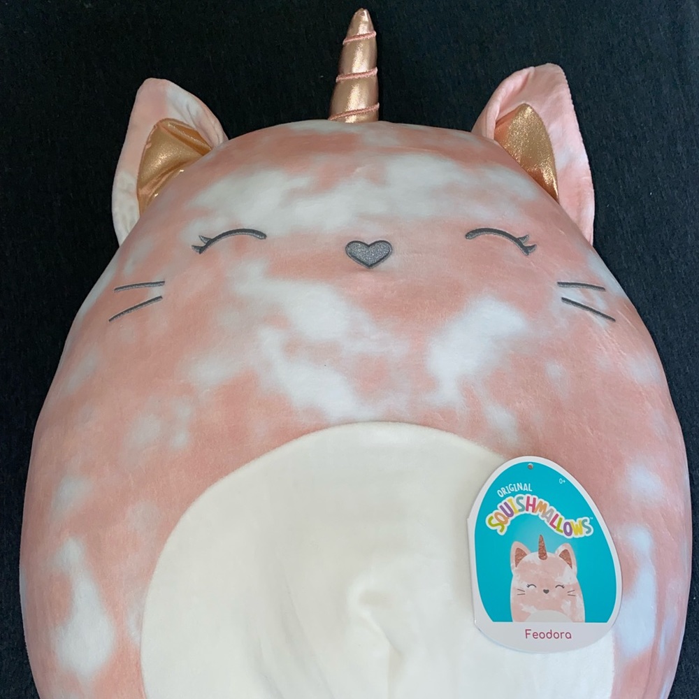 SQUISHMALLOW 16” | “FEDORA”